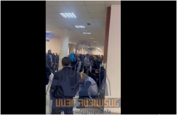 Նիկո՛լ Փաշինյան, սա՞ է իրականացրածդ բարեփոխումը. հերթեր, հերթեր, էլի՛ հերթեր